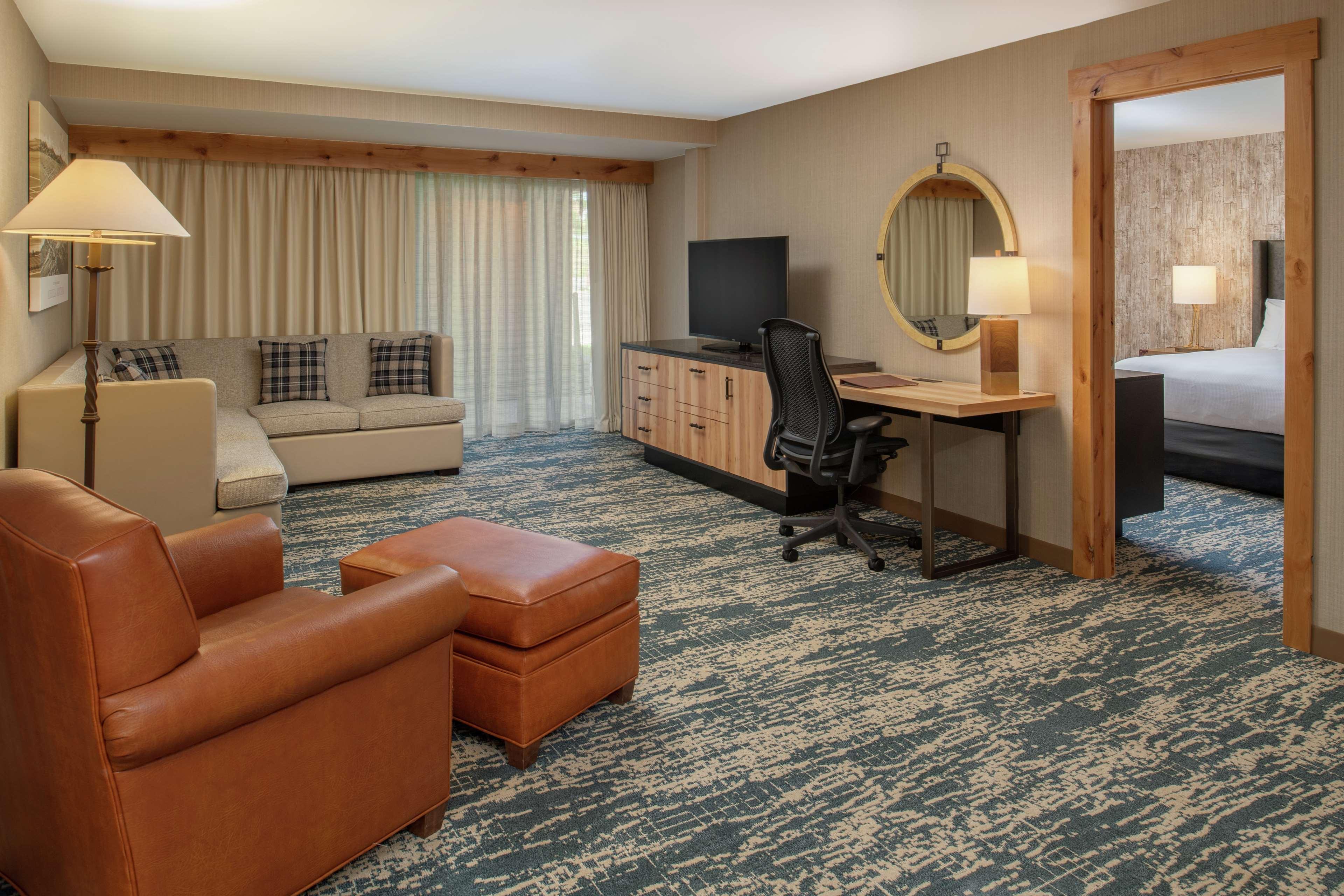 Отель Doubletree By Hilton Missoula Edgewater Экстерьер фото